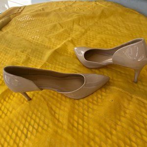 Cushionaire Memory Foam Tan 3" Pumps!!